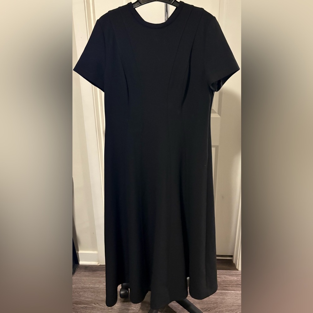 St.John Black Flare Dress Short Sleeves Size 12 foundation collection